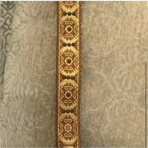 “CACHE” Statement Belt! - Picture 3 of 4